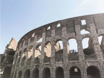  ??  ?? 羅馬競技場是目前世界­上現存最大的圓形劇院。 （圖皆由作者提供）