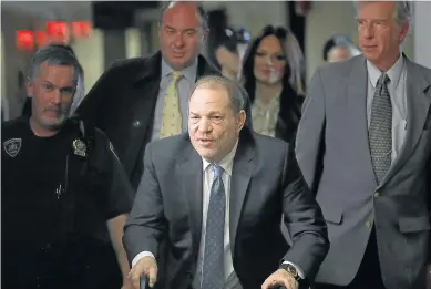  ?? SETH WENIG/AP ?? Weinstein, llegando a una comparecen­cia judicial en febrero de 2020 en Nueva York.