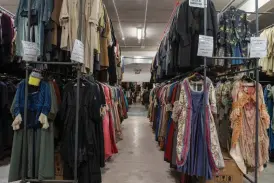  ?? FOTO: GIORGIO BENNI / FONDAZIONE TIRELLI TRAPPETTI ?? Tirelli Costumis samlingar på över 200 000 kostymer finns utanför Rom.