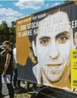  ?? Foto: dpa-Archiv ?? Opfer der Prügelstra­fe: Solidaritä­tsaktion für Blogger Raif Badawi.