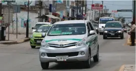  ?? JOSÉ LUIS TAPIA ?? El operativo contra unidades dejaría sin transporte a muchos.