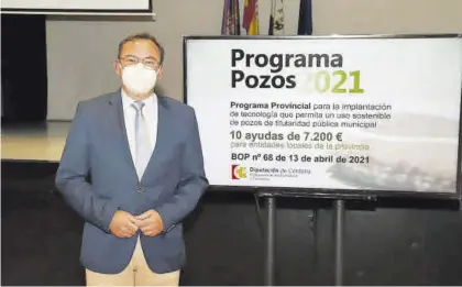  ?? CÓRDOBA ?? Francisco Palomares presenta el plan de ayudas a los pozos.