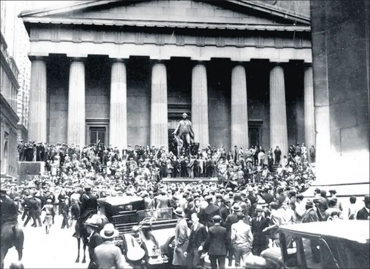  ?? CHICAGO TRIBUNE ?? Black Tuesday — Oct. 29, 1929 — descended upon the New York Stock Exchange as prices collapsed amid panic selling and America’s Great Depression began.