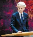  ?? Fotos: dpa ?? In den Niederland­en strebt Ministerpr­ä‰ sident Mark Rutte (oben) eine vierte Amtszeit an. Im Wahlkampf setzt ihm aber Geert Wilders zu.