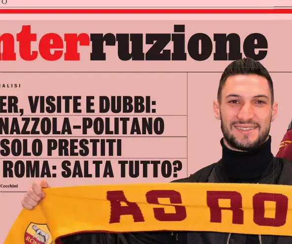  ?? ANSA ?? Gialloross­o? Matteo Politano, 26 anni, sorride con la sciarpa della Roma: è l’immagine simbolo di ieri, con l’esterno appena sbarcato a Fiumicino