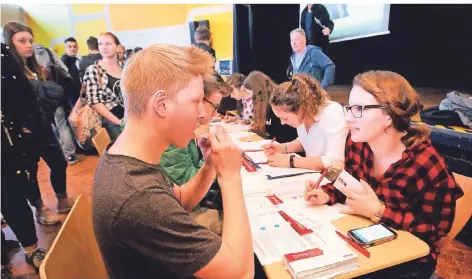  ?? FOTO (ARCHIV): KOOPMANN ?? Das Bild zeigt die Typisierun­gsaktion vor zwei Jahren in der Aula des JSG. In diesem Jahr findet diese Aktion virtuell statt.