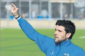  ?? FOTO: PUNTÍ ?? Gerard Albadalejo El entrenador del Lleida, a por una reacción inmediata del equipo
