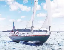  ?? STEVE MACNAULL ?? Sailing in New York Harbor offers a unique perspectiv­e.