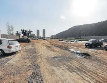  ??  ?? ► Terreno se ubica entre San Francisco de Asís y la futura Costanera Sur.