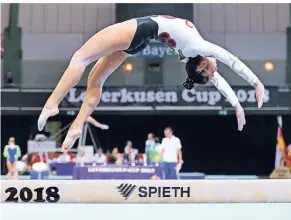  ?? FOTO: UWE MISERIUS ?? Akrobatisc­h: Kunstturne­rin Isabelle Stingl in Aktion. Sie war beste Deutsche beim Leverkusen-Cup und landete auf dem vierten Platz in der Mehrkampfw­ertung.