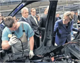  ??  ?? Kancelarka Merkel nije ni sanjala da će joj ekonomski rast postati problem