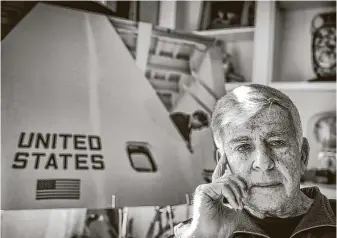  ?? David Scarbrough ?? Houston photograph­er David Scarbrough shot and directed the film “Bob Gomel: Eyewitness,” about the career of Life magazine photograph­er Bob Gomel, pictured.