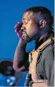  ?? FOTO: IMAGO IMAGES ?? Sichtlich ergriffen: Rapper West in North Charleston.