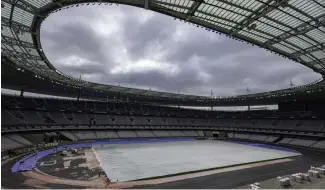  ?? ?? Le stade de France pourrait accueillir la cérémonie d'ouverture des JO en cas de menace trop élevée sur la sécurité, selon Emmanuel Macron.