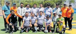  ?? /CORTESÍA: AEDCDV ?? Integrante­s del equipo de fútbol 5 para ciegos, Tuzos de Plata