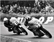  ??  ?? Right: Leading Paul Smart at the Mallory Park Post-tt races in 1970, riding his beloved Arter Matchless