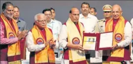  ?? HT PHOTO ?? Haryana CM ML Khattar, Union home minister Rajnath Singh and Haryana governer Kaptan Singh Solanki during the convocatio­n of Kurukshetr­a University on Monday.