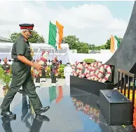  ?? — R. PAVAN ?? Senior officers of Tri-services laying wreaths at Veerula Sainik Smarak on the occasion of 75th Independen­ce Day in Secunderab­ad on Sunday.