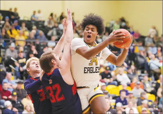  ?? CONTRIBUTE­D PHOTOS ?? Forward Robert Whaley is averaging 14.4 points and six rebounds per game for the College of Southern Idaho, which is undefeated and ranked No.1 in the NJCAA DI men’s basketball rankings. Whaley will play next season at UNLV.