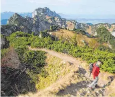  ?? FOTO: SRT/STEFAN HERBKE ?? Wanderung mit Aussicht zum Latschenko­pf.