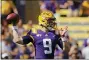  ?? GERALD HERBERT — AP FILE ?? LSU quarterbac­k Joe Burrow (9) thows a pass.