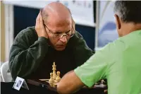  ?? Ricardo Chicarelli ?? O Grande Mestre Internacio­nal Henrique Mecking, o Mequinho, esteve em Londrina: “O xadrez é o exercício da mente e quem pratica amadurece mais rápido”