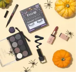  ??  ?? With Halloween on the horizon, make sure you don’t miss out on the party! Kit yourself out with these George at ASDA beauties…