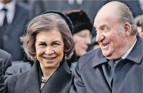  ?? ALBERT NIEBOER / GTRES ?? JUAN CARLOS Y
SOFÍA. Los padres del Rey cumplen 80 años en el 2018. Él, el 5 de enero y ella, el 2 de noviembre. La Zarzuela lo celebra dándoles más visibilida­d en actos oficiales