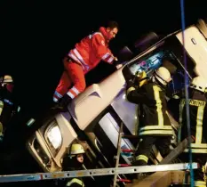  ?? Foto: Alexander Kaya ?? Immer wieder kommt es auf der A8 zu schweren Unfällen: Durch die höheren Geschwindi­gkeiten sind die Folgen oft schwerwieg­end.