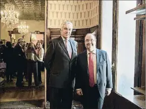  ?? ANA JIMÉNEZ ?? El presidente del Cercle, Ignacio García-Nieto, junto a Miquel Iceta