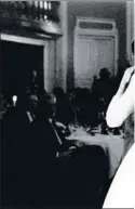  ??  ?? Lucrecia Beleta i el seu marit, Toni, ballant al saló Imperial el 1997