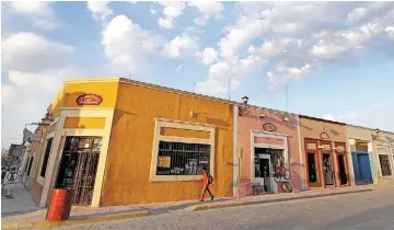  ??  ?? Atractivo. Cuatrocién­egas es un sitio de interés permanente, los turistas llegan y se van casi sin bajar el ritmo.