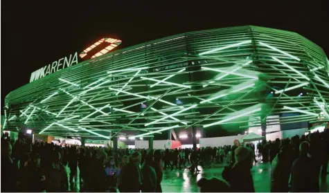  ?? Foto: Ulrich Wagner ?? Wenn der FCA gewinnt, erstrahlt die Wwk-arena in grünem Licht. Dies war bisher aber nur drei Mal der Fall.