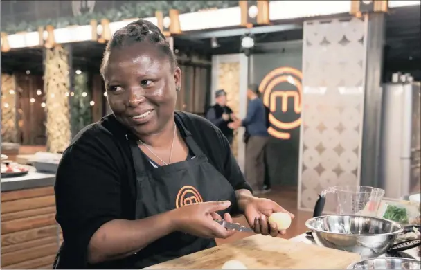  ??  ?? TURNING UP THE HEAT: With M-Net’s MasterChef SA down to the Top 5 contestant­s, the pressure is on for Siphokazi Mdlankomo, above, and below, from left, Philippa Robinson, Melissa-Lee Sutherland, Roxi Wardman and Ian Young, who are all eyeing this...