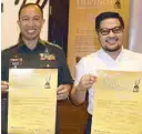  ??  ?? Philippine Army Lt. Col. Elmer Suderio and University of the Philippine­s Diliman professor and university scientist Dr. Alonzo Gabriel.