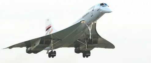  ?? STEPHEN Hird / REUTERS FILES ?? The last British Airways passenger Concorde flight landed in London in 2003.