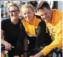  ?? Photo by Domnick Walsh ?? RIGHT: Kerryman reporter andTralee Triathlon Club member Sinead Kelleher(LEFT) with fellow club members Sinead Stafford and Philip Dewey.