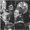  ?? POSTMEDIA NEWS ?? Edmonton Oilers locker-room attendant Joey Moss carries the Joey Moss Cup through a crowd of Edmonton Oilers after the inter-squad game in this file photo from Sept. 21, 2008