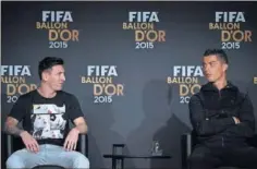  ??  ?? FAVORITOS. Messi y Cristiano, en la última gala del Balón de Oro.