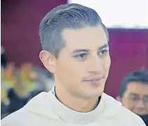  ?? CRISTIAN ROBLEDO mostrar a un sacerdote humano. ?? Ha decidido