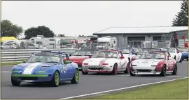  ??  ?? Blackwell-chambers took two narrow MX-5 Cup victories at Snetterton Davies (r) and Traynor were the class of the MR2 field last weekend