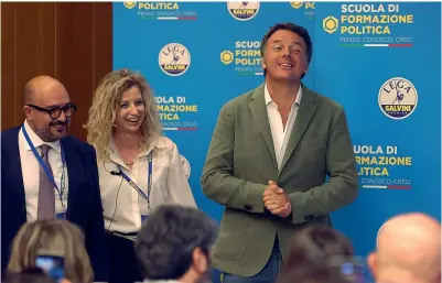  ?? Gennaro Sangiulian­o ?? Ospite Matteo Renzi, 47 anni, davanti alla platea leghista: è stato intervista­to dal direttore del Tg2 (LaPresse)