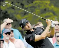  ?? AP/JOHN BAZEMORE ?? Kevin Kisner of Aiken, S.C., (above) fired a second consecutiv­e 4-under 67 to tie Hideki Matsuyama for the second-round lead in the 99th PGA Championsh­ip at Quail Hollow Club in Charlotte, N.C.
