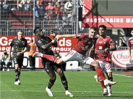  ?? | PHOTO : THIERRY CREUX / OUEST-FRANCE ?? Le Stade Rennais reçoit le Stade Brestois dans une bataille pour l’Europe assez inédite entre les deux clubs.