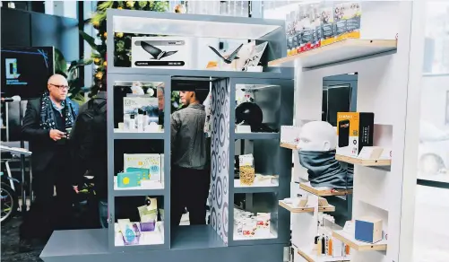  ??  ?? Neoshop, une boutique du Quartier de l’innovation entièremen­t consacrée aux prototypes et aux produits nouveaux et innovants, est un bon exemple d’initiative qui permet de mieux comprendre les besoins du marché.