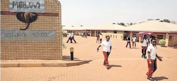  ?? / SIMON MATHEBULA ?? Mbilwi Secondary School in Limpopo objected to a Grade 11 pupil being progressed after failing only once.