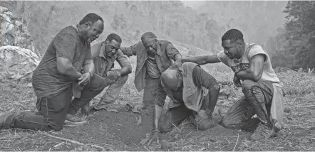  ?? DAVID LEE/NETFLIX ?? From left, Isiah Whitlock Jr., Norm Lewis, Clarke Peters, Delroy Lindo and Jonathan Majors in “Da 5 Bloods.” Spike Lee’s film about Black Vietnam veterans received only one Oscar nomination: For Terence Blanchard’s score.