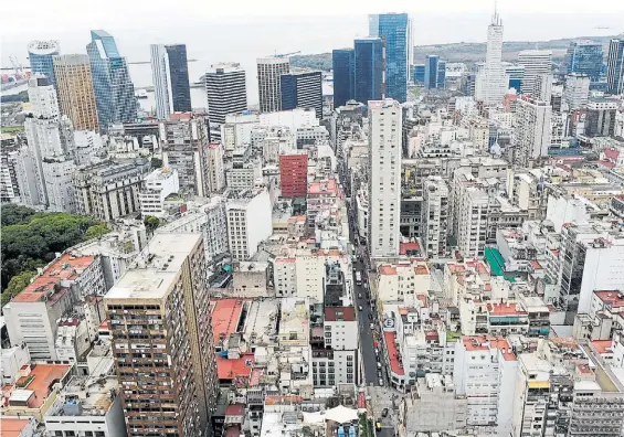  ?? G. GARCÍA ADRASTI ?? Panorama. Estiman que hay 65 mil edificios en la Ciudad de Buenos Aires. Esperan que en promedio, ahorren, $ 98 mil anuales.