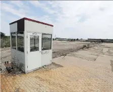  ?? NICK BRANCACCIO ?? Essex Terminal Railway, which will be using the site of the former General Motors Canada transmissi­on plant to park vehicles going from trains to trucks, is promising to build a berm and plant trees. The lot will operate between 7 a.m. and 6 p.m. daily.