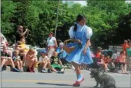  ?? LEAH MCDONALD - ONEIDA DAILY DISPATCH ?? The annual Oz-Stravaganz­a Parade in Chittenang­o on Saturday, June 4, 2016. This year’s parade will be Saturday, June 2, at 2p.m.